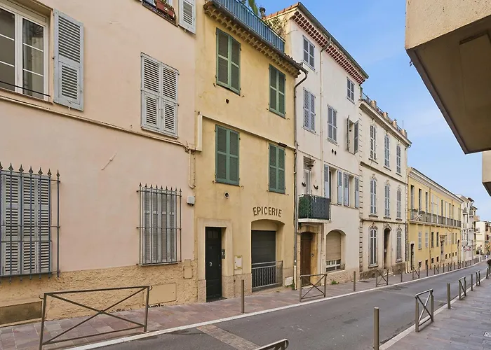 Le Vauban Antibois - Avec Jolie Balcon アンティーブ