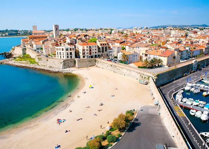 Le Vauban Antibois - Avec Jolie Balcon * アンティーブ